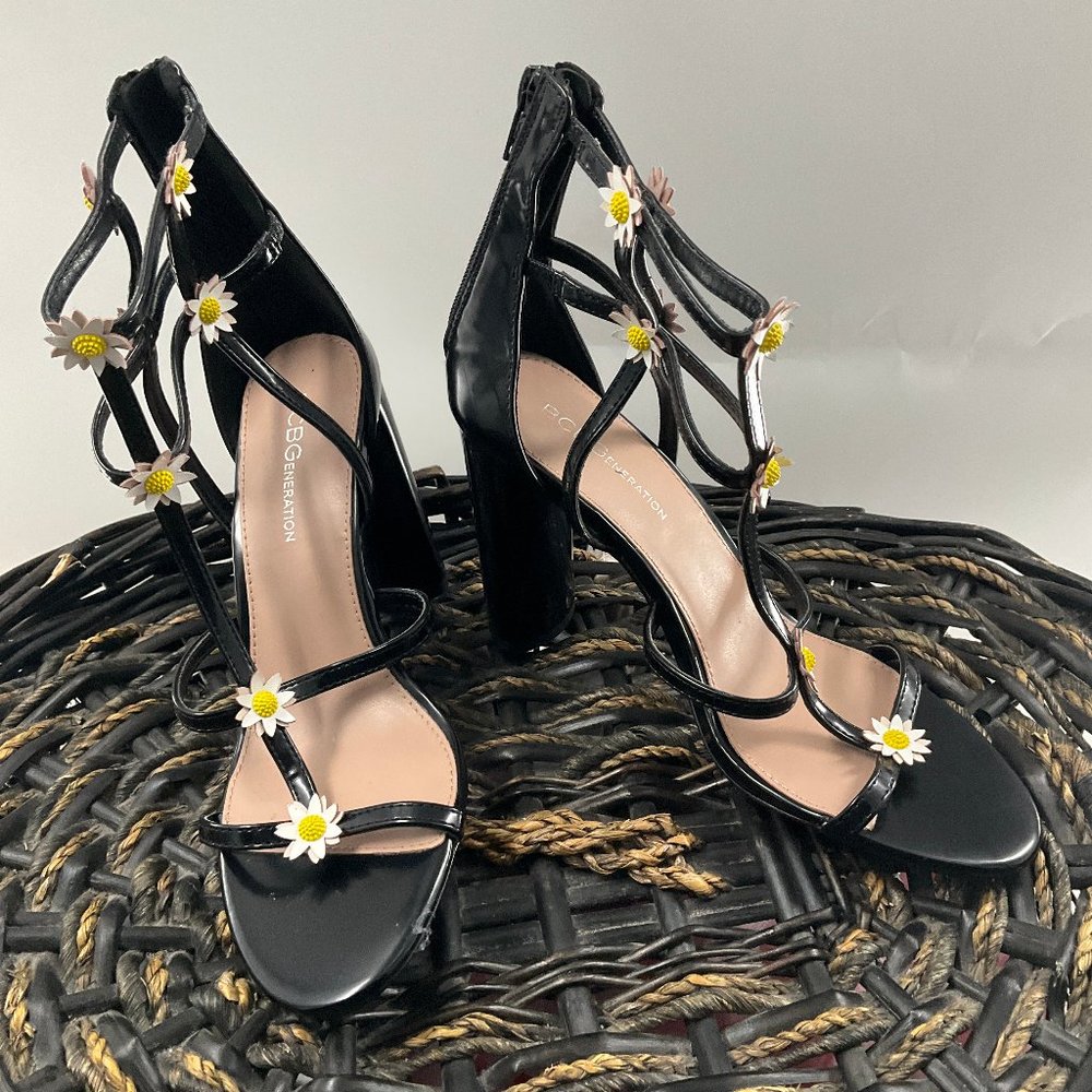 BCBGeneration Women's Slip On Ankle Zip Up Slip On Sunflower Heel Sandals Sz 7.5
